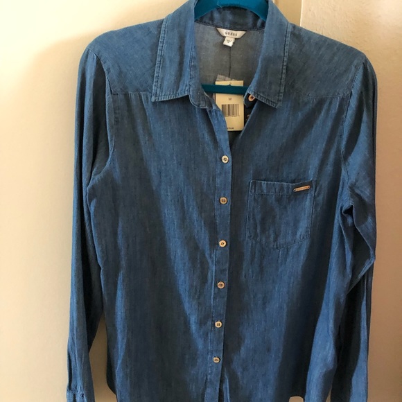 Lightweight GUESS ❤️ Denim button down shirt - Picture 6 of 8